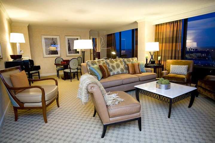 Hotel Doubletree By Hilton Hartford Downtown Exterior foto